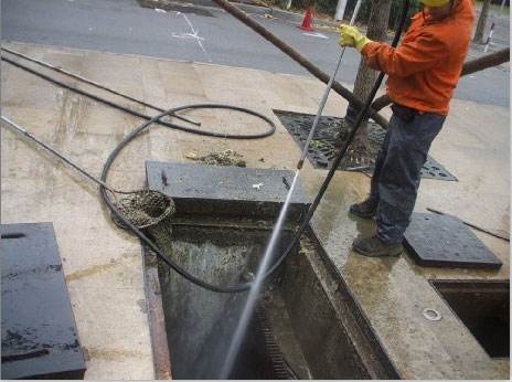 修武池底污泥如何清理